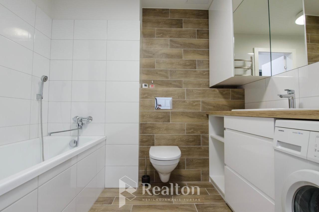 Happy Inn Egle, Self Check-In-24-7, A-C, Parking-In-The-Underground-Garage Vilnius Bagian luar foto