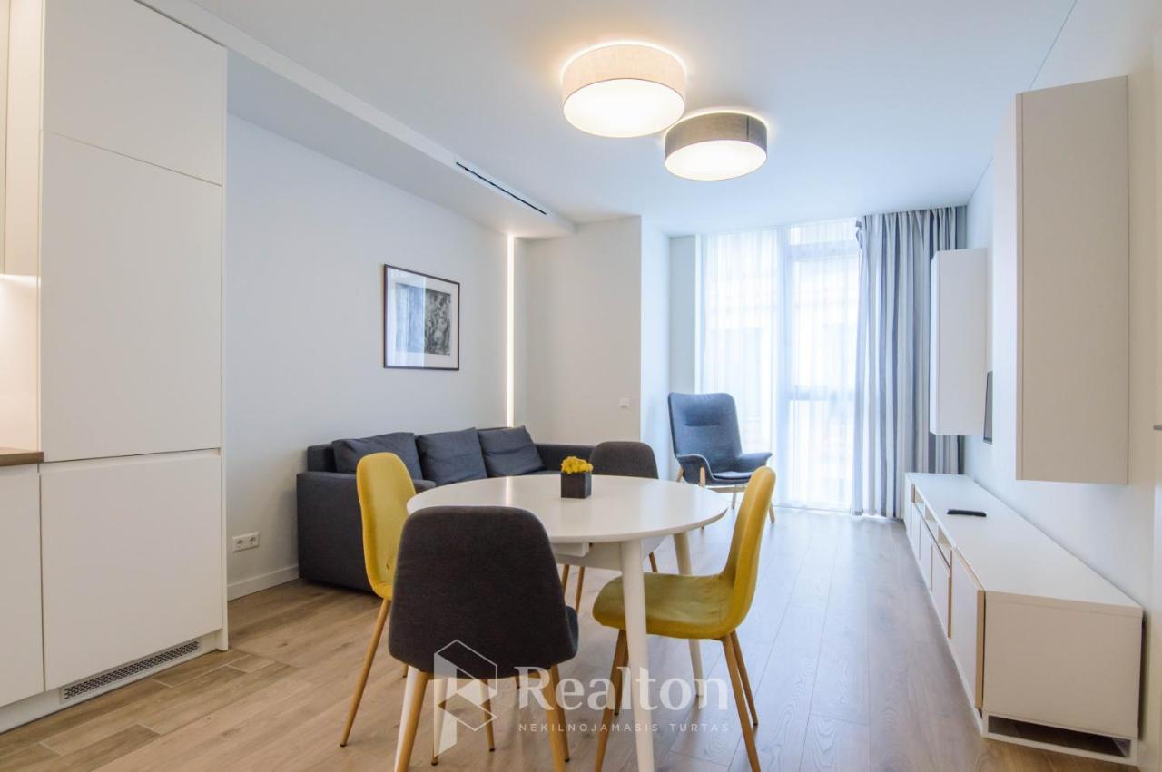 Happy Inn Egle, Self Check-In-24-7, A-C, Parking-In-The-Underground-Garage Vilnius Bagian luar foto