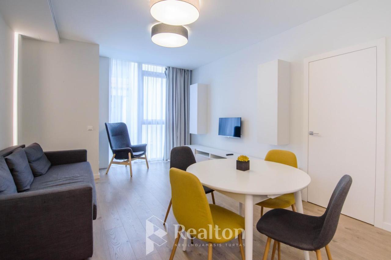 Happy Inn Egle, Self Check-In-24-7, A-C, Parking-In-The-Underground-Garage Vilnius Bagian luar foto
